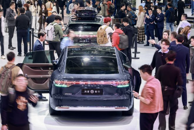 界S9的强势突围全靠“离经叛道”？瓦力游戏轿旅双子星炸穿豪车市场享(图5)